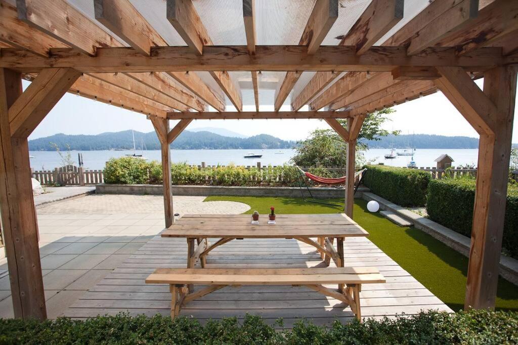Iconic 3-Story Waterfront 'Marina House' W/ View Villa Gibsons Eksteriør billede