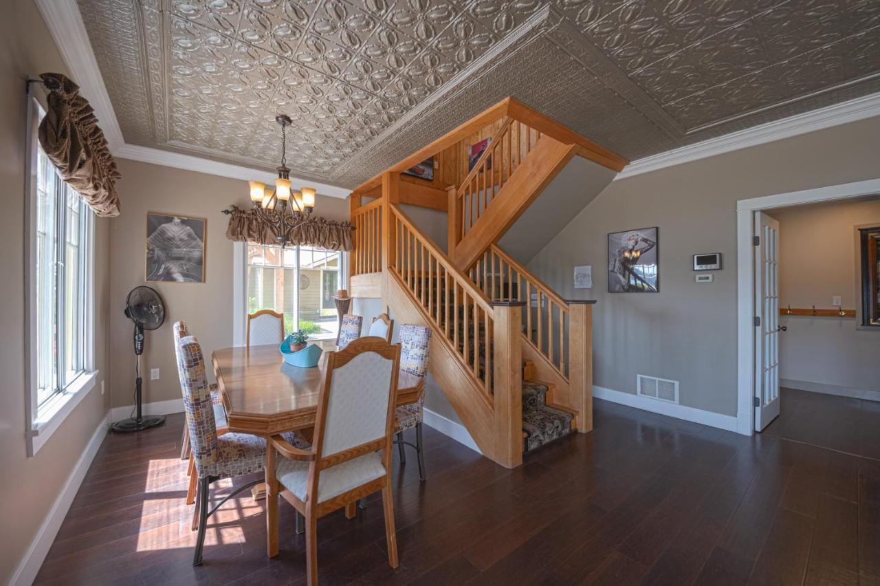Iconic 3-Story Waterfront 'Marina House' W/ View Villa Gibsons Eksteriør billede